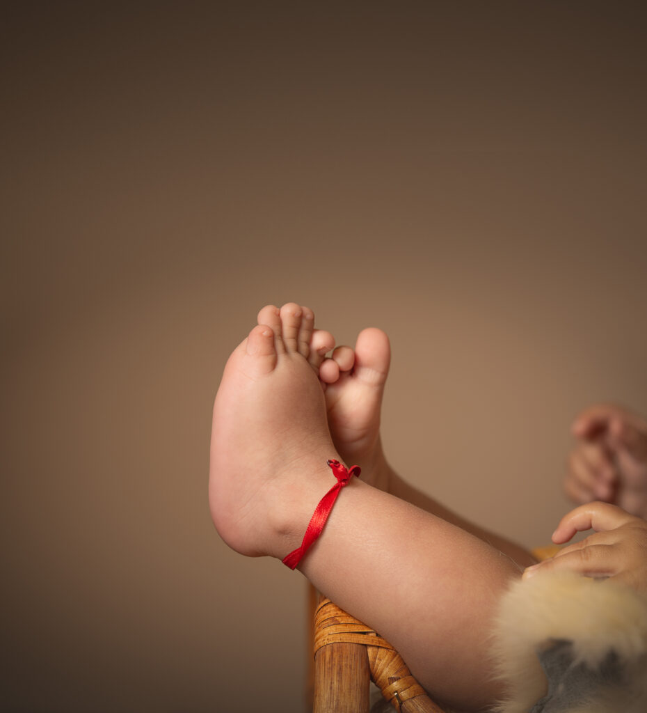 Fotografía infantil y de bebés en estudio y exteriores en Mendoza. Sesiones profesionales pensadas para capturar momentos únicos con un estilo delicado, natural y emocional. Especialista en fotos de recién nacidos, bebés de 9 meses, primer añito, embarazadas y familias, con escenarios cuidados y ambientaciones creativas.